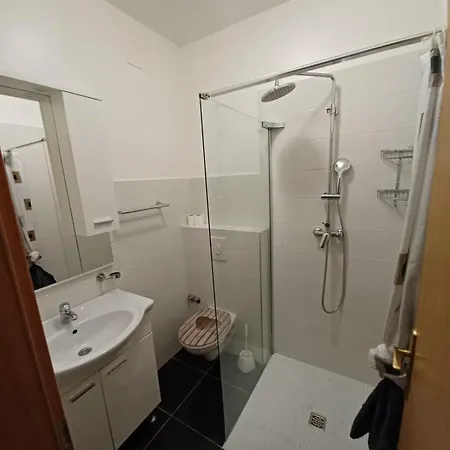 Apartman 1 *